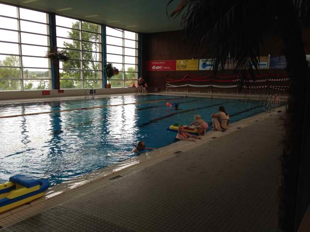 Hvad laver man så, når man har en Landdag som vi kalder det. Man spring selvfølgelig i vandet, her sammen med Oma og Opa / So what do you do when you have a Landday as we call it, you jump in to the water off cause. Here together with Oma and Opa! 