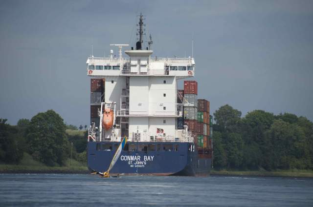 Suzi looking small in the Kielerkanal