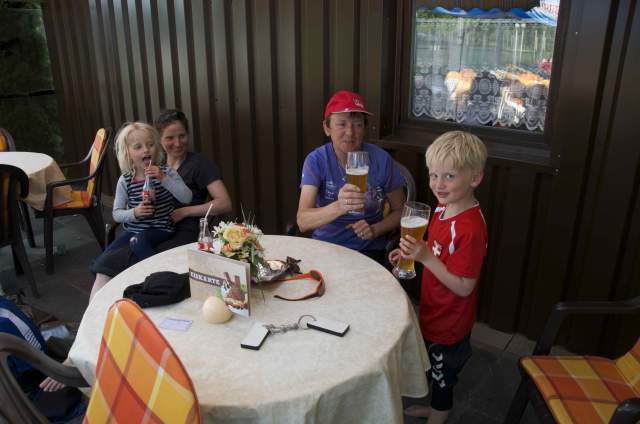 Lang dag slut, næsten 28 km uden sejl, så er godt med en stor Weisbeer / Long day almost 28 km without sail, then it is good with a big Weisbeer.